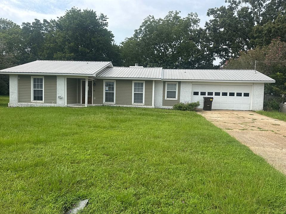 1st image of 91 Ann Dr
