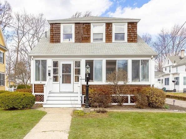 905 Watertown St, Newton, MA 02465