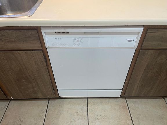 3rd image of 401 Georgia St SE #1
