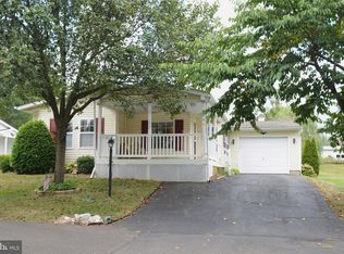 261 Chadwick Ct, Souderton, PA 18964