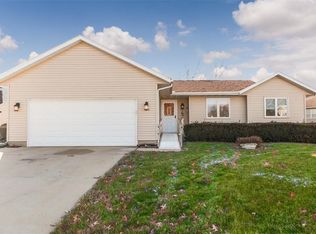124 Rich Mar Ct NW, Cedar Rapids, IA 52405