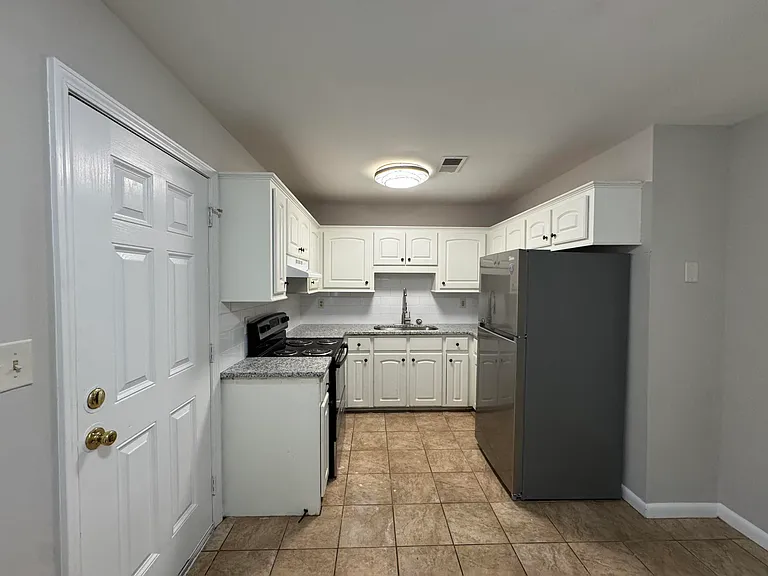 7911 Angel Ct — Photo 3