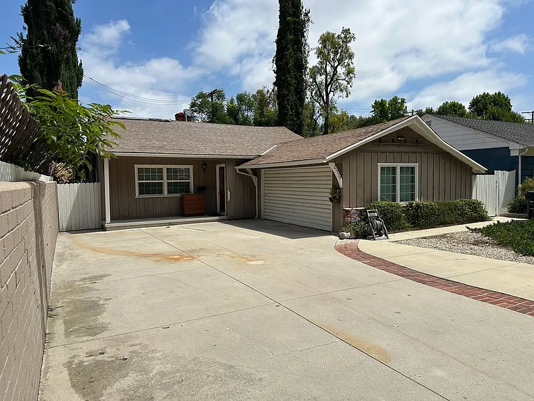21339 Velicata St — Photo 14