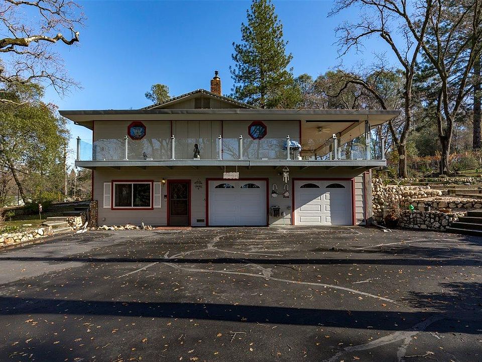2nd image of 545 Shady Oak Ln