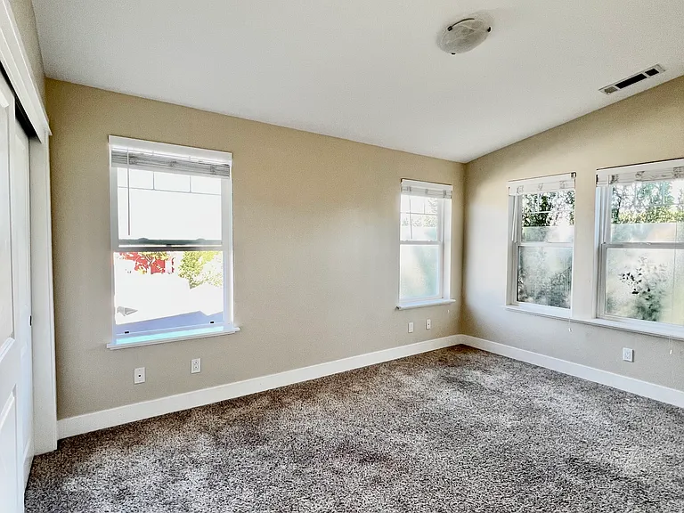 720 Harrison St — Photo 14