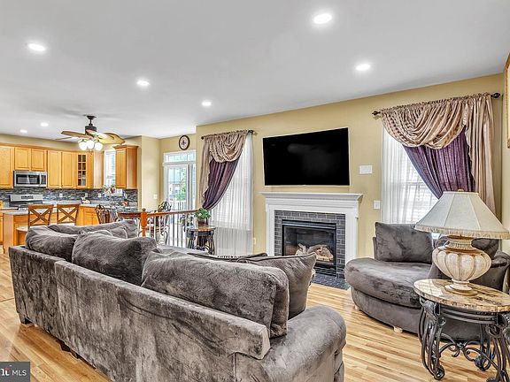 5th image of 4141 Philena St