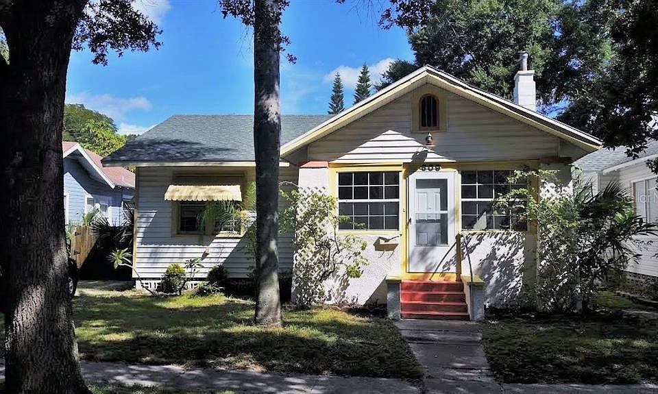 1st image of 609 15th Ave S