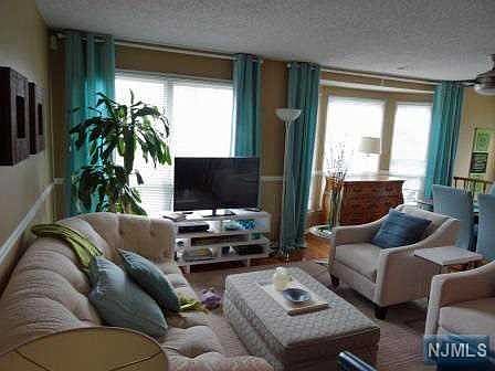 3rd image of 1293 Hibiscus Ct