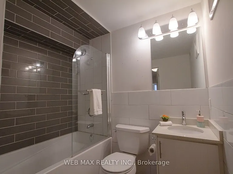 328 Brunswick Ave — Photo 8