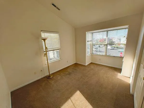 1290 Woodhaven Dr — Photo 3