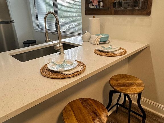 3rd image of 2025 Lavers Cir #301