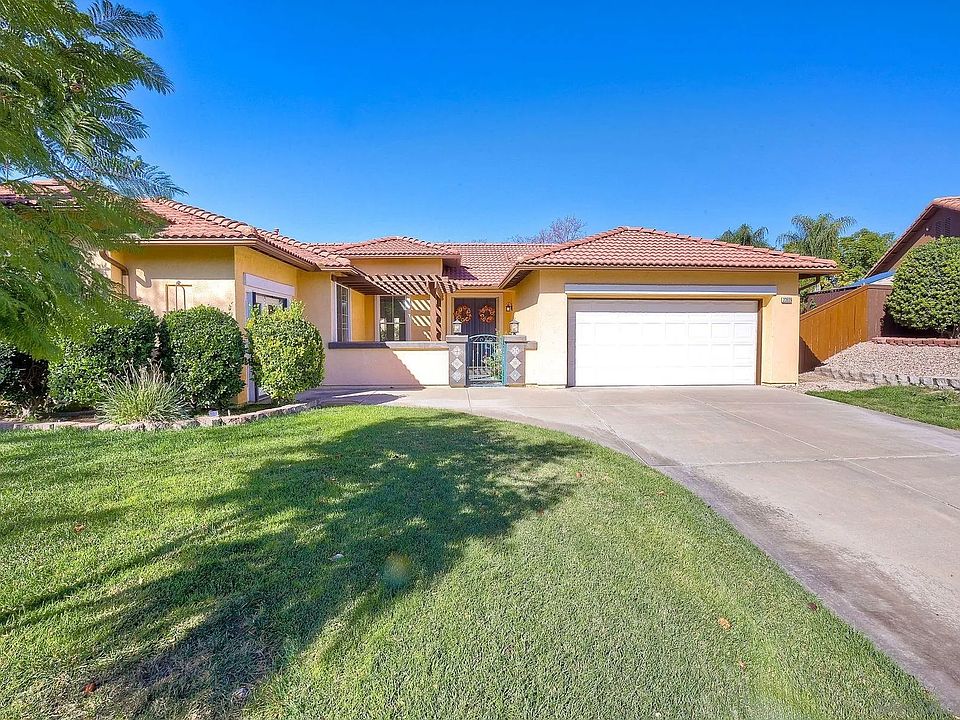 1st image of 23539 Forest Hill Dr
