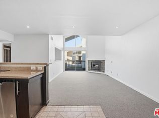 5530 Owensmouth Ave APT 314, Woodland Hills, CA 91367