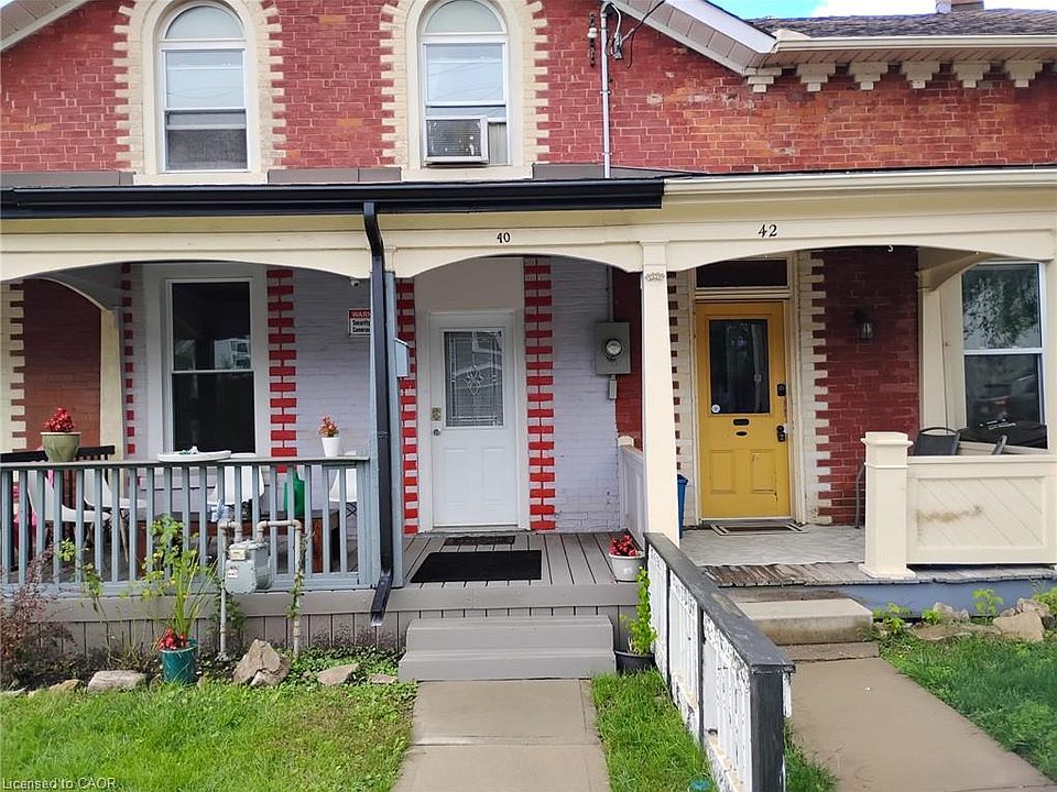 1st image of 40 Park Hill Rd E