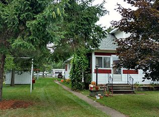 213 N Oak St, Endeavor, WI 53930