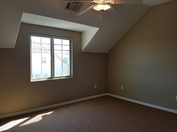 4th image of 307 Hollins Hall St