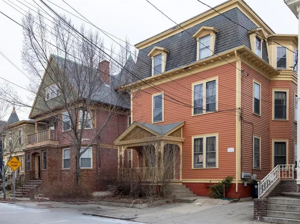 266-268 Knight St, Providence, RI 02909