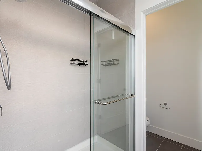 172 Wentworth Dr — Photo 28