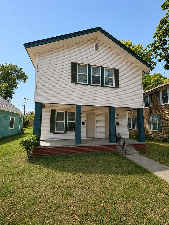 2 bed, 1.0 bath, 1000 sqft, $850 — Photo 2