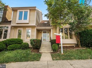 1062 Trevino Ln, Herndon, VA 20170