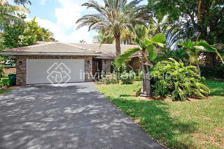 692 NW 110th Ave