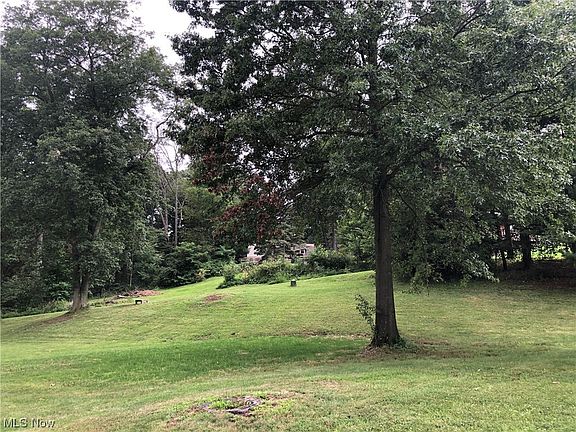 5th image of 355 E Ohio Ave