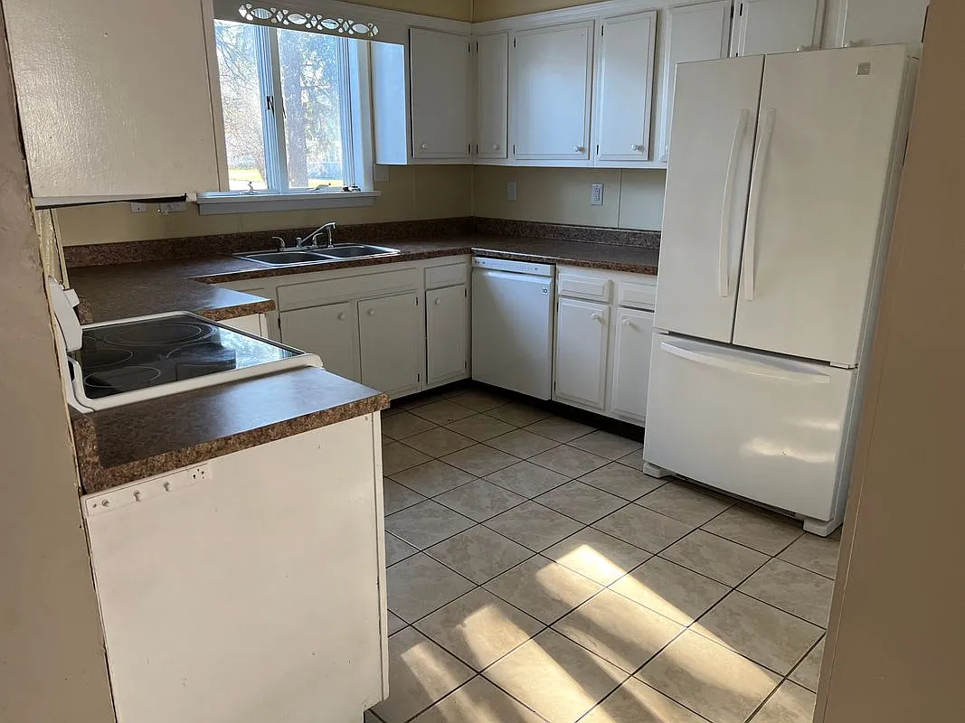 2 bed, 1.0 bath, 1400 sqft, $1,650 — Photo 4