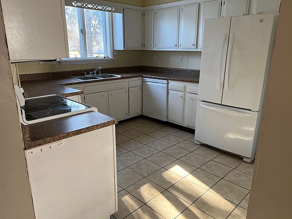 4th image of 104 Lafayette St #B