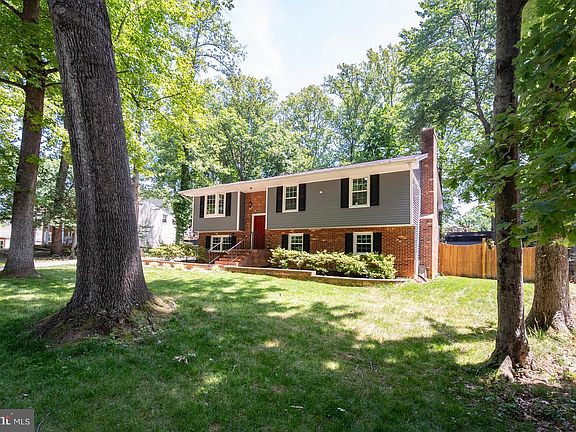 3rd image of 11821 Rutherford Dr