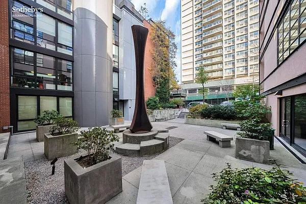 Sold by Sotheby's International Realty | media 15