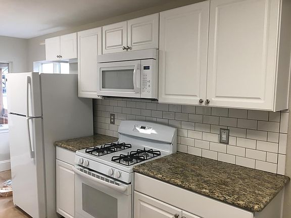 Kitchen photo 1