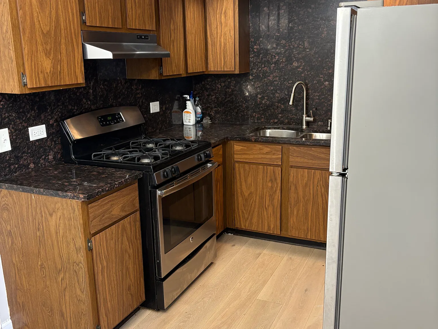 1 bed, 900 sqft, $1,550 — Photo 1