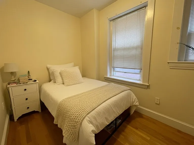 191 Winthrop Rd #2 — Photo 8