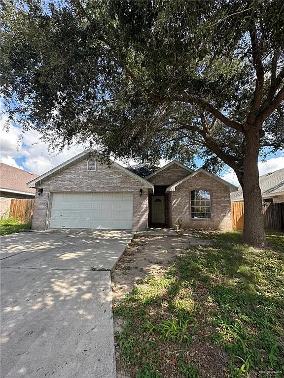 4 bed, 2.0 bath, 2274 sqft, $1,700 — Photo 1