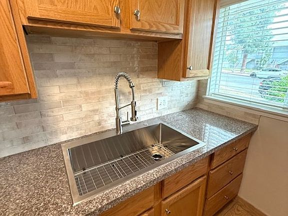 2nd image of 2211 Mira Vista Ave #2211