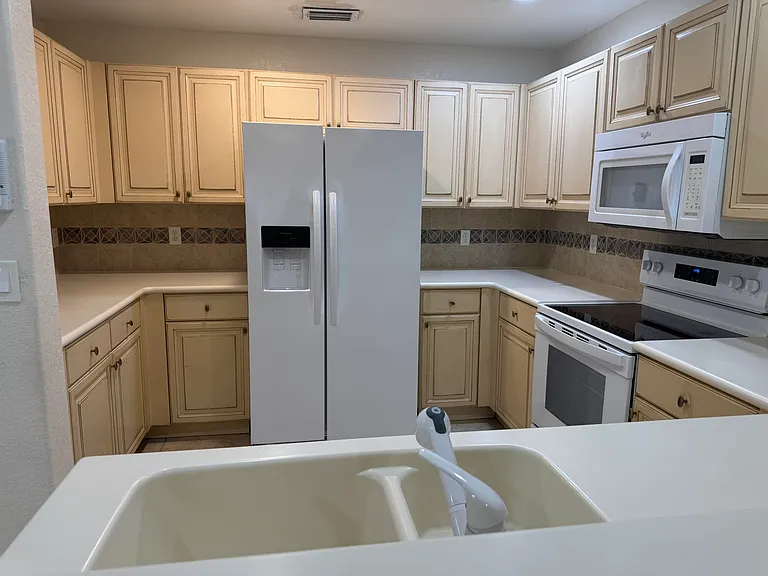 3472 Commodore Ct — Photo 5