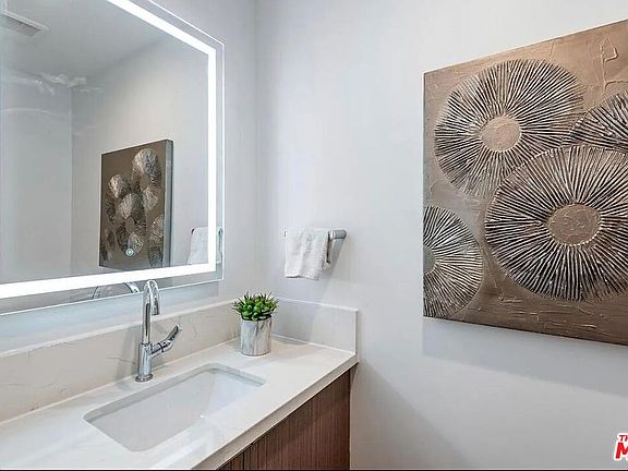 3rd image of 1906 Overland Ave #203