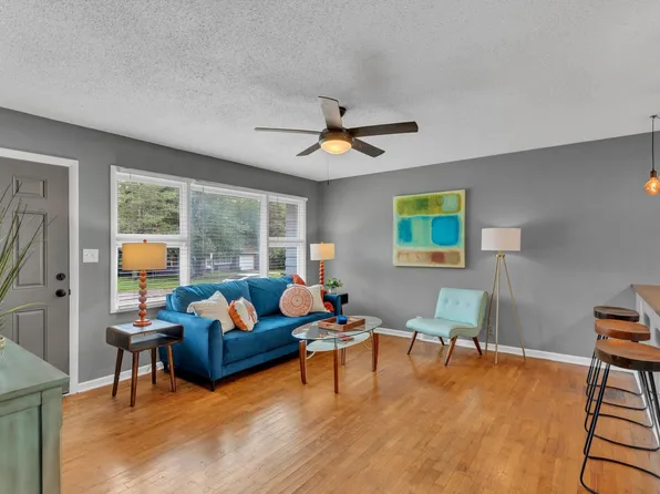 1620 W 20th Ter, Lawrence, KS 66046