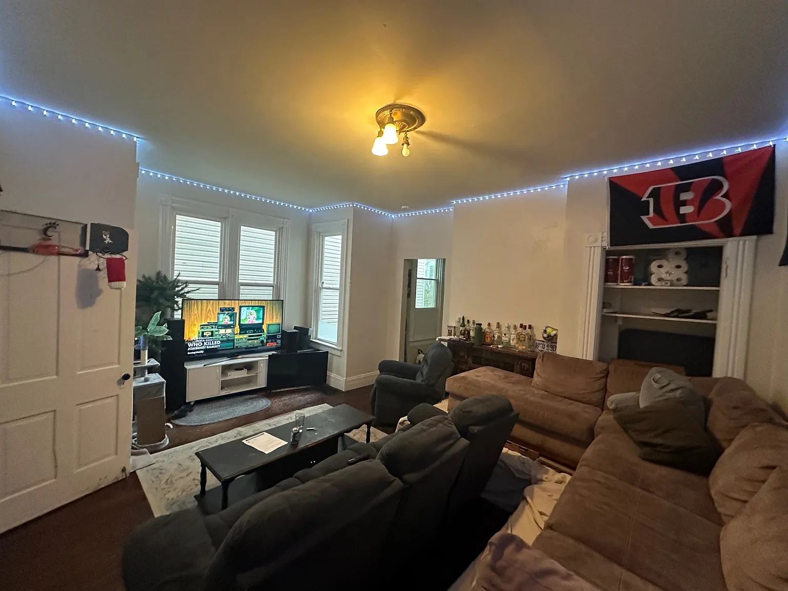 5 bed, 2232 sqft, $3,395 — Photo 3