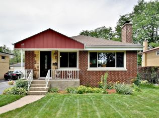 952 S Stratford Ave, Elmhurst, IL