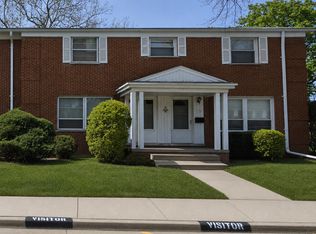 6821 Country Ln, Dearborn Heights, MI 48127