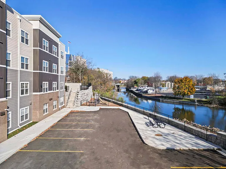 Edison Crossing LP — Photo 9