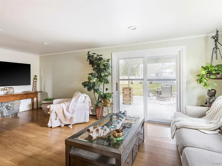 8 Westerly Ct — Photo 18
