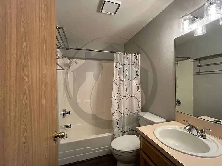 2465 Connemara Ct SE — Photo 10