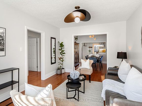 5th image of 54 East Dr