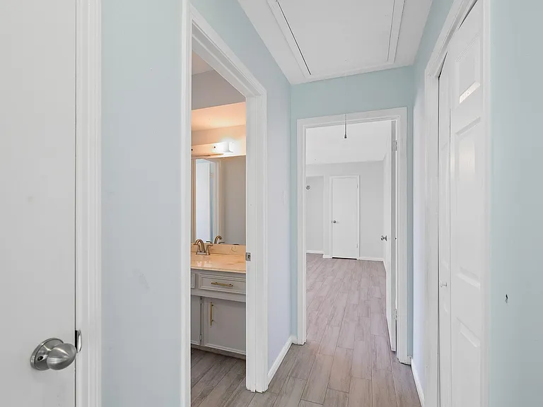 10623 Wickersham Ln — Photo 31