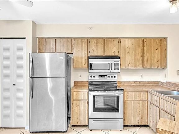 3rd image of 2205 S Cypress Bend Dr APT 806