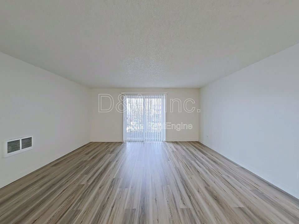 Building Photo 5