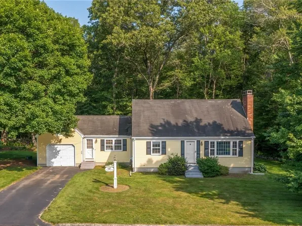 1 Winter Dr, Seekonk, MA 02771