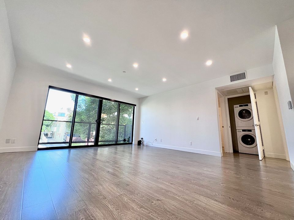1st image of 727 N Alfred St #205